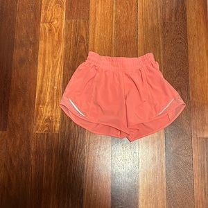 Raspberry cream Lululemon hotty hots size 2 4 inch